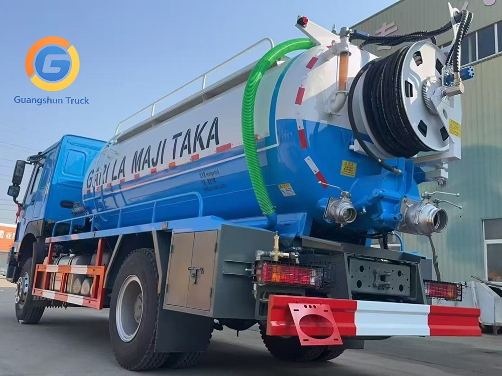 HOWO Heavy-duty Truck Cleaning And Suction Truck
