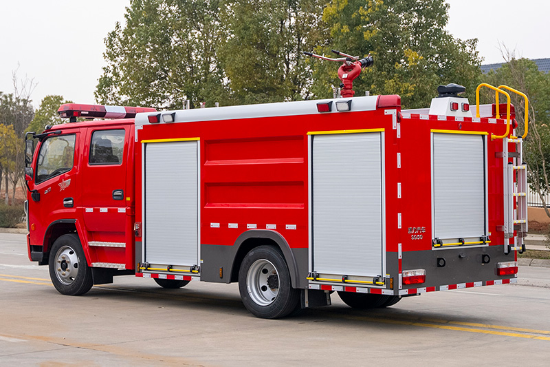 Dongfeng Duolika Double Row 4X2 Water Fire Truck(5cbm)