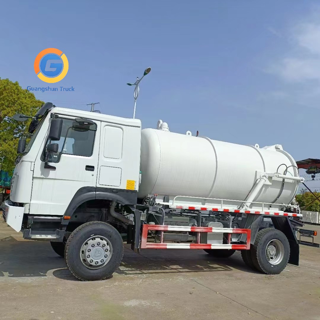 HOWO 4X4 Sewage Suction Truck