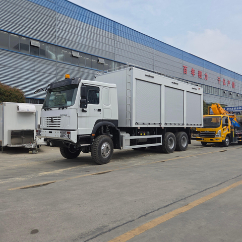 HOWO 6X6 Maintenance Tool Lube Truck