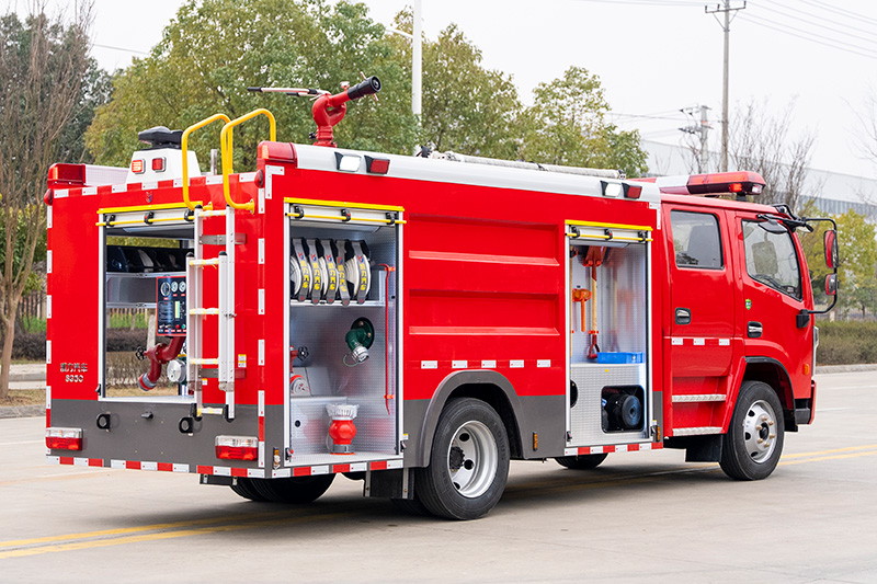 Dongfeng Duolika Double Row 4X2 Water Fire Truck(5cbm)