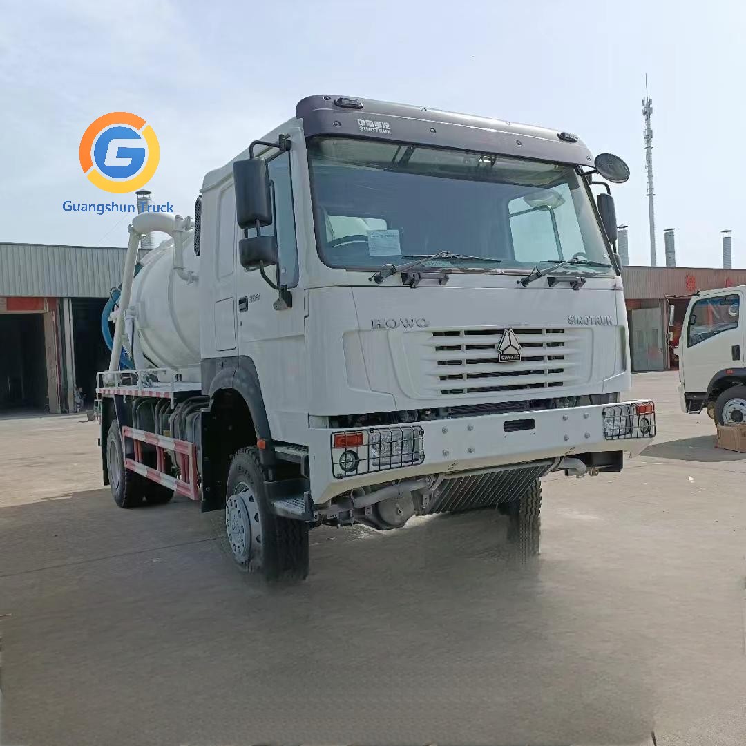 HOWO 4X4 Sewage Suction Truck