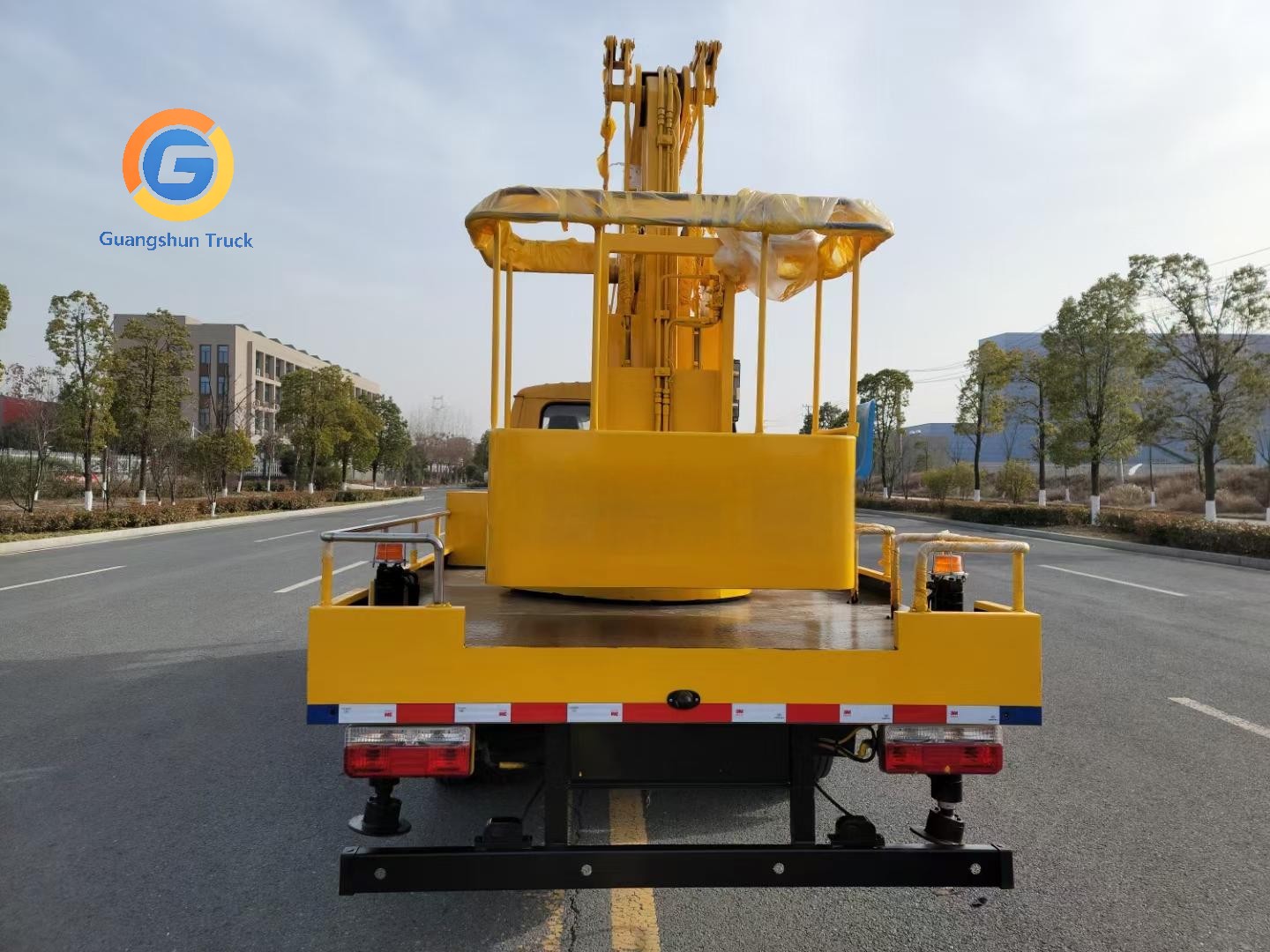 Dongfeng Double Row 20 Meter Folding Arm Aerial Work Platform