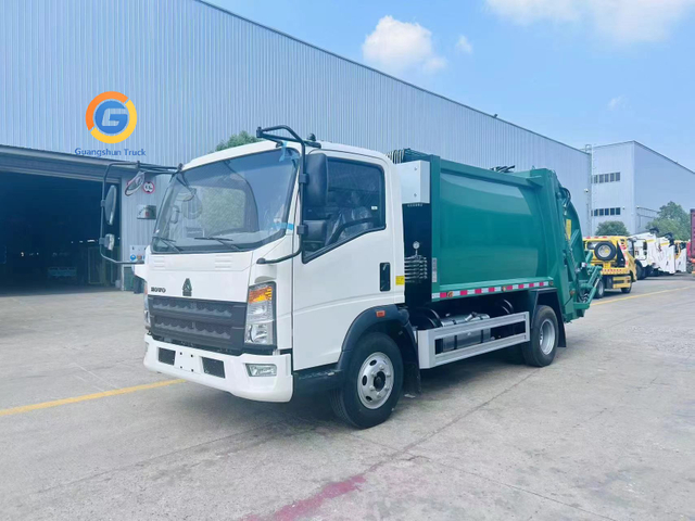 HOWO 4X2 8cbm Compressed Garbage Truck