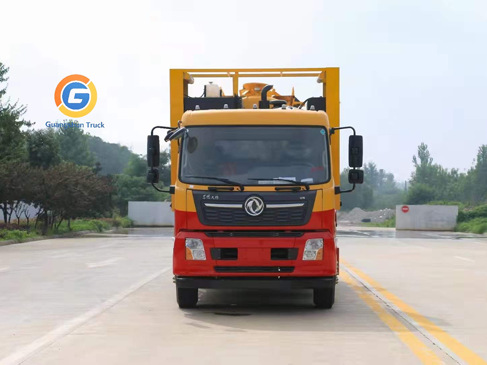 Dongfeng Tianjin Guoliu 15 Square Cleaning And Suction Truck