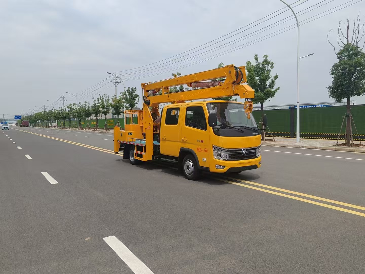 Foton 4X2 Double Row 14 Meter Folding Arm Aerial Work Platform