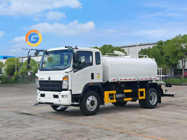 HOWO 4X2 5CBM Water Tank Truck