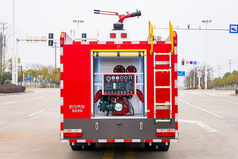 Dongfeng Duolika Double Row 4X2 Water Fire Truck(5cbm)
