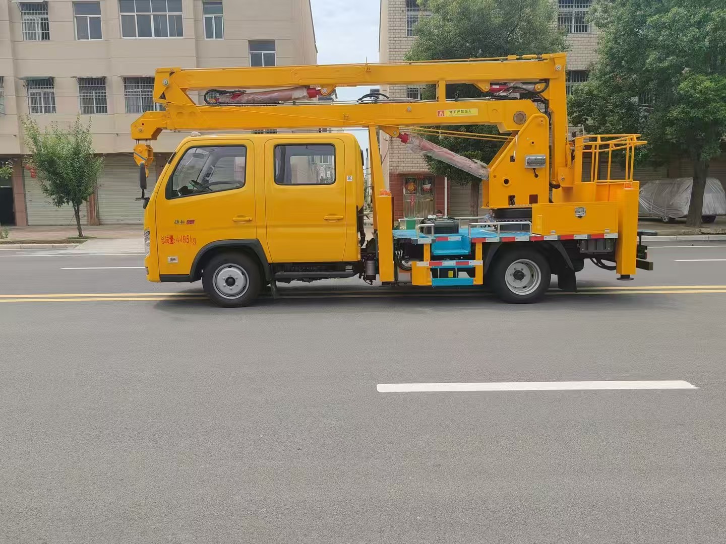Foton 4X2 Double Row 14 Meter Folding Arm Aerial Work Platform