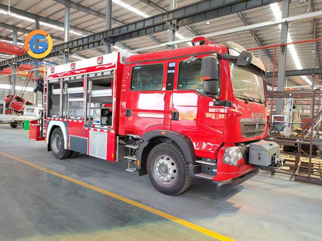 HOWO 4X2 Fire Truck with Crane