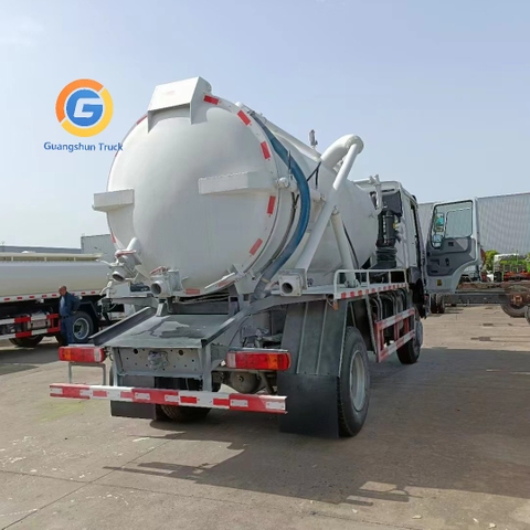 HOWO 4X4 Sewage Suction Truck