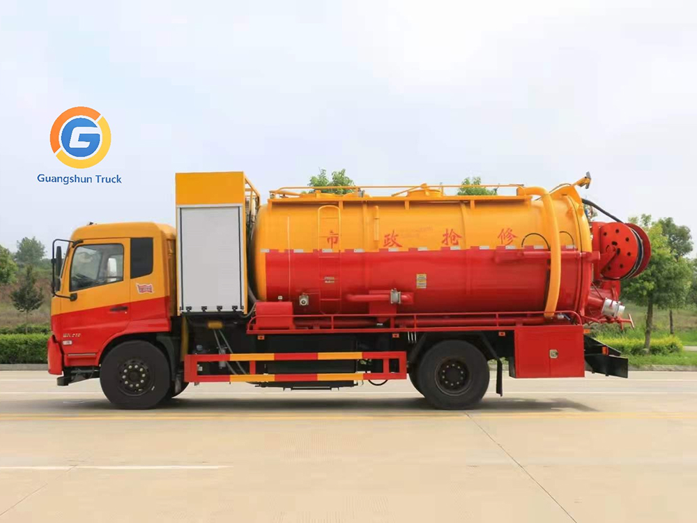 Dongfeng Tianjin Guoliu 15 Square Cleaning And Suction Truck