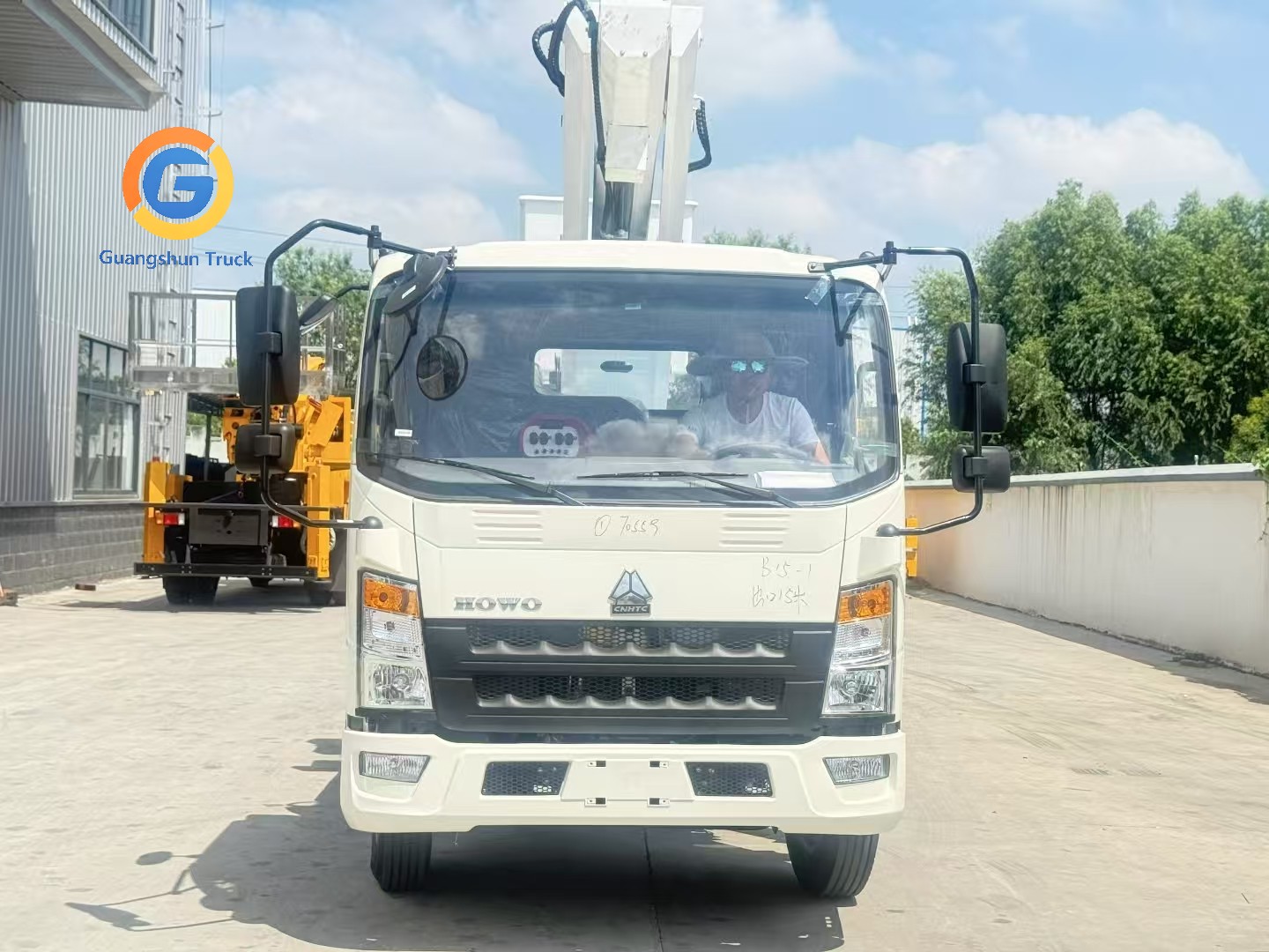 Howo 4X2 21 Meter Aerial Work Platform