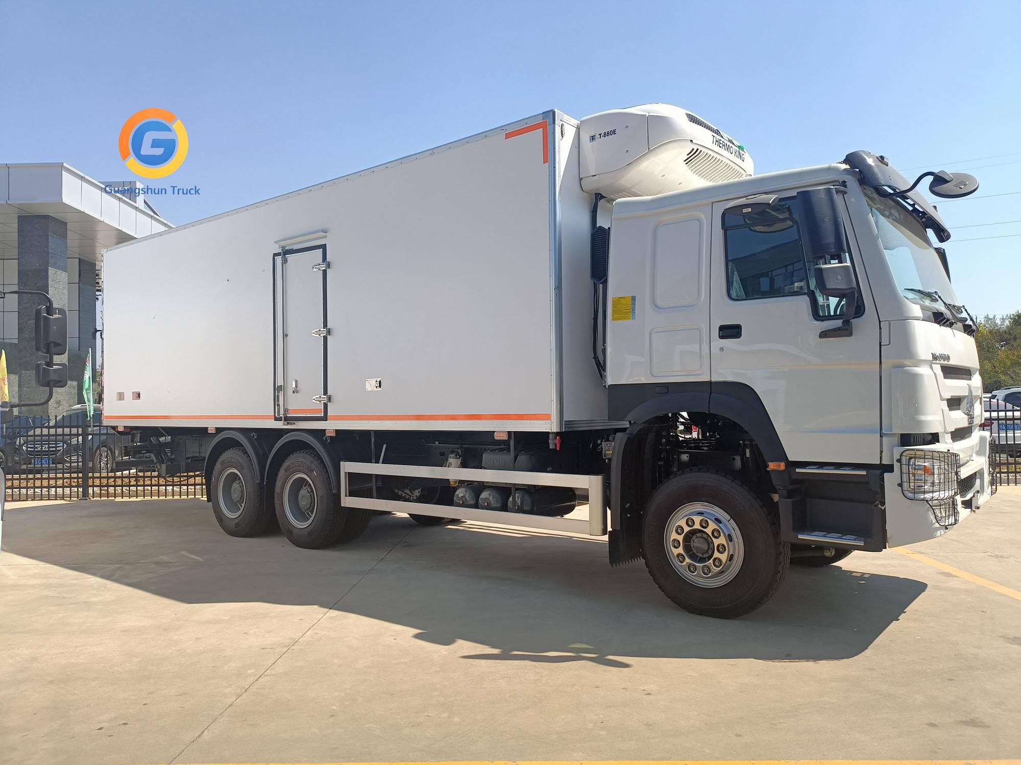 HOWO 6X4 Refrigerated Truck