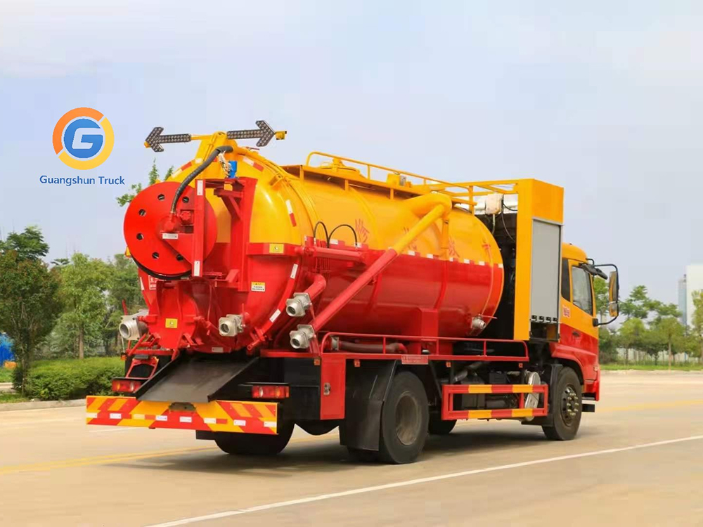 Dongfeng Tianjin Guoliu 15 Square Cleaning And Suction Truck
