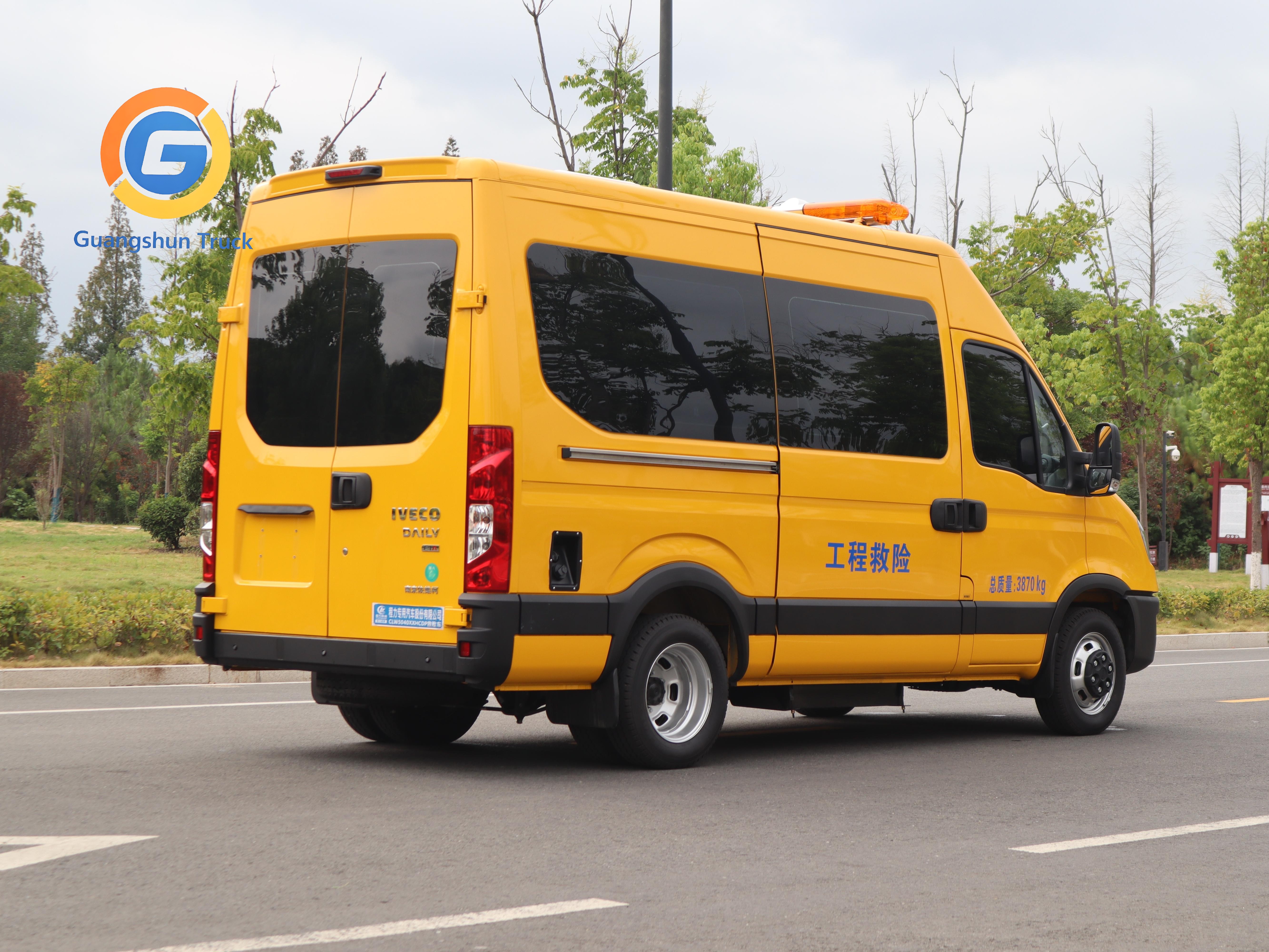 China Factory Iveco Emergency Rescue Van With Low Price