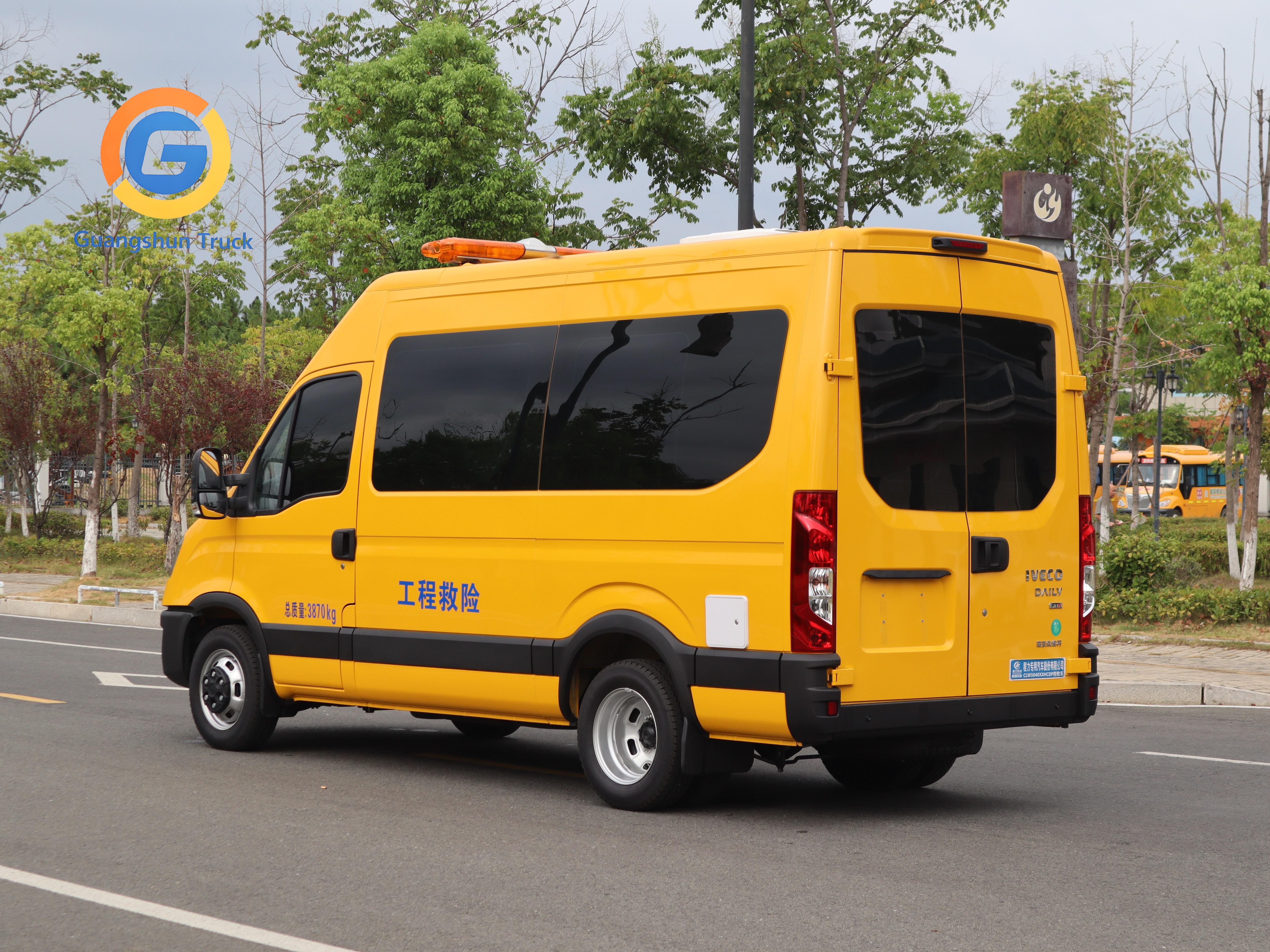 China Factory Iveco Emergency Rescue Van With Low Price