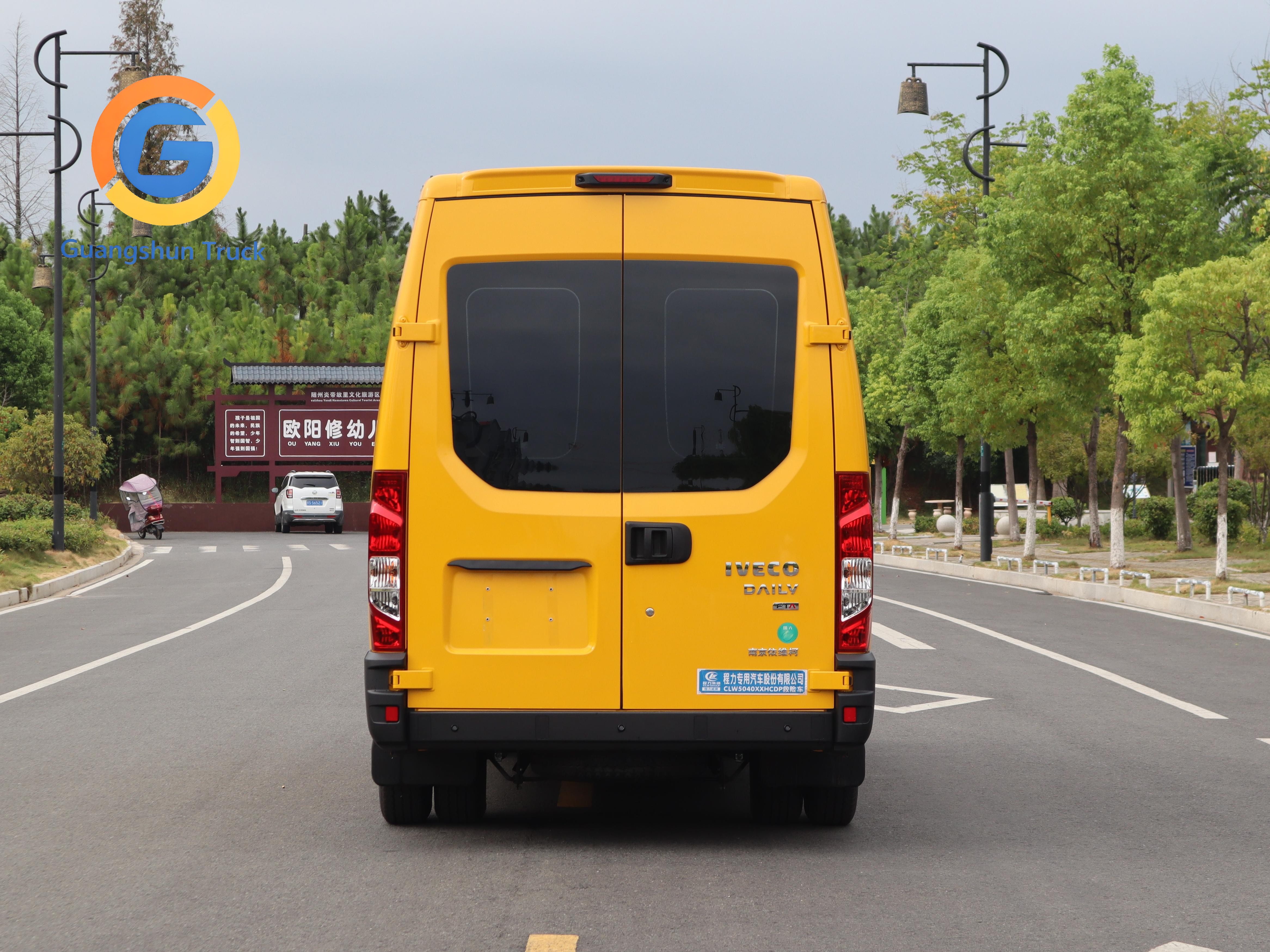 China Factory Iveco Emergency Rescue Van With Low Price
