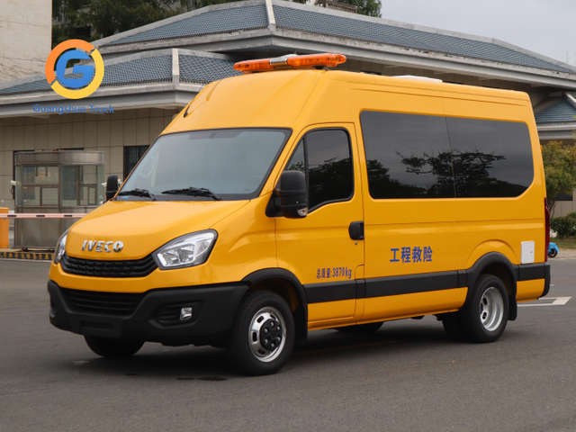 China Factory Iveco Emergency Rescue Van With Low Price